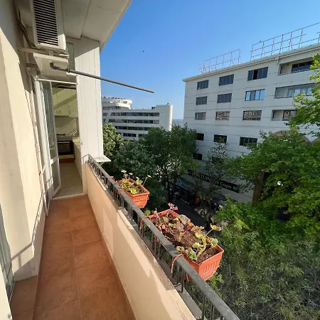 Acacia Apartment *