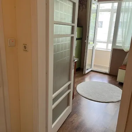 Acacia Apartment *